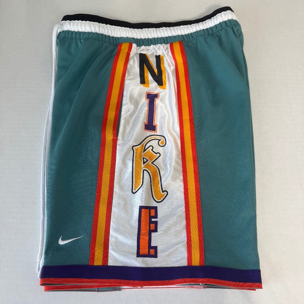 🏀NIKE Basketball Shorts/Loose Fit Above Knee Length/Dri Fit Small-Youth